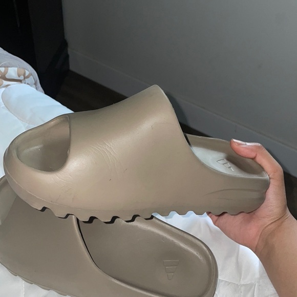 Adidas Yeezy slide Core